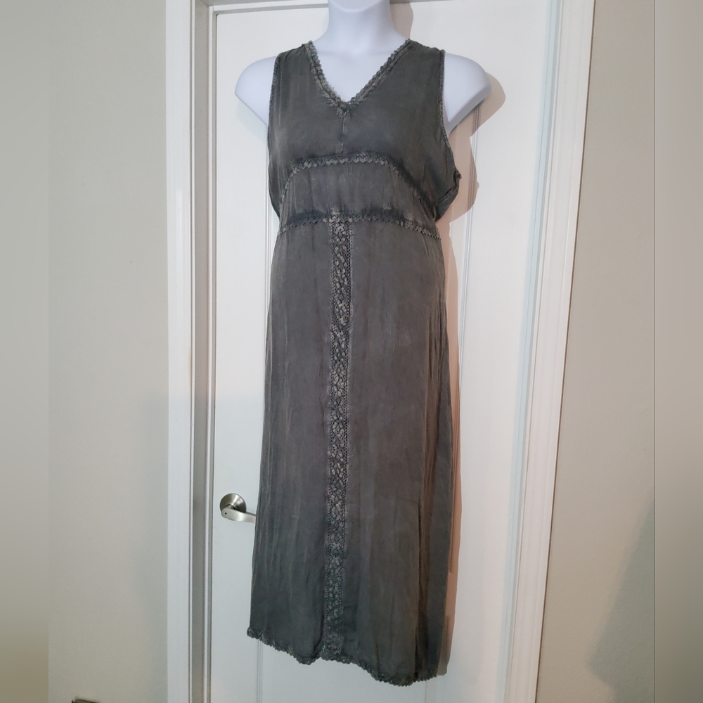 Sleeveless dress